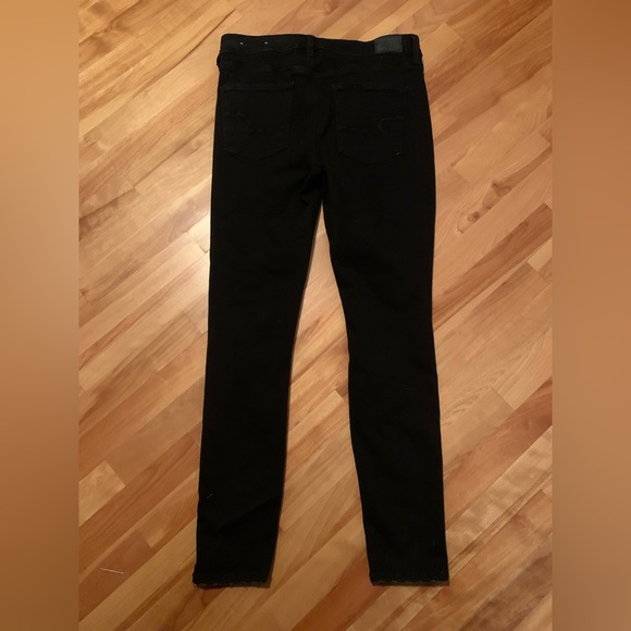 Black distressed American Eagle jeggings - Picture 3 of 6